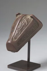 Brosch i form av ett björnhuvud (brons)